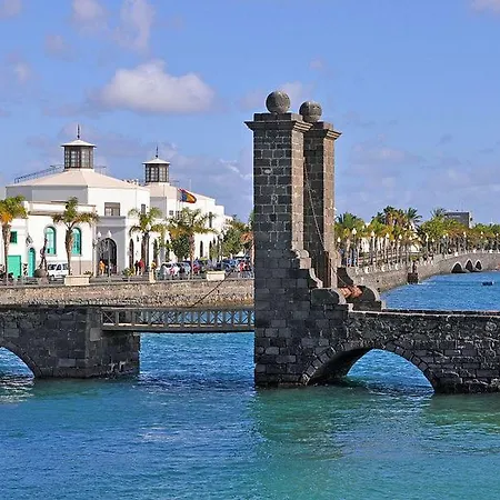 Edificio Comillas, Pe Arrecife (Lanzarote)